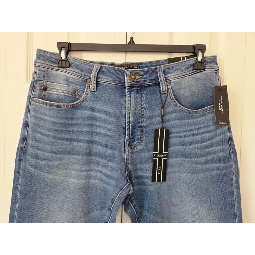 Men's Blue Washed Jeans - Classic Straight Fit